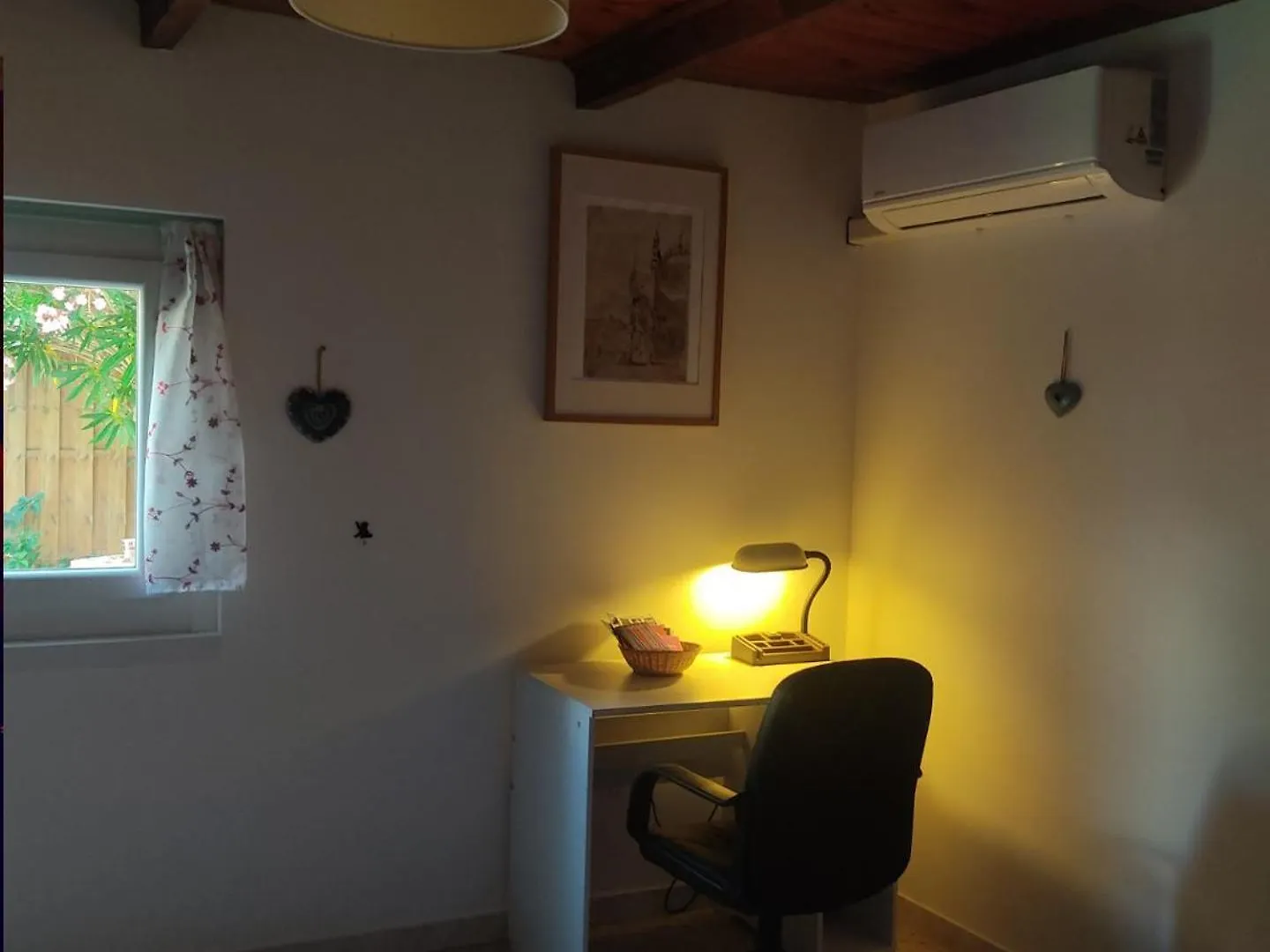 Une Petite Maison Dans Un Quartier Calme Dans La Zone Verte Proximite Tous Commerces Carpentras 0*,